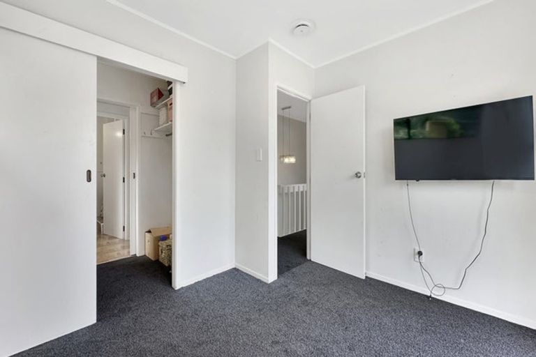 Photo of property in 2/5 Manaia Place, Mairangi Bay, Auckland, 0630