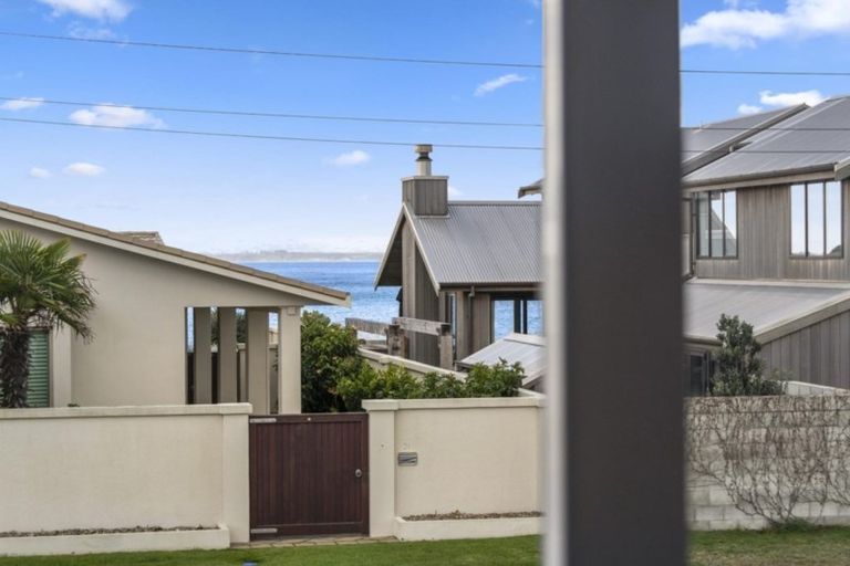Photo of property in 22 Karewa Parade, Papamoa Beach, Papamoa, 3118