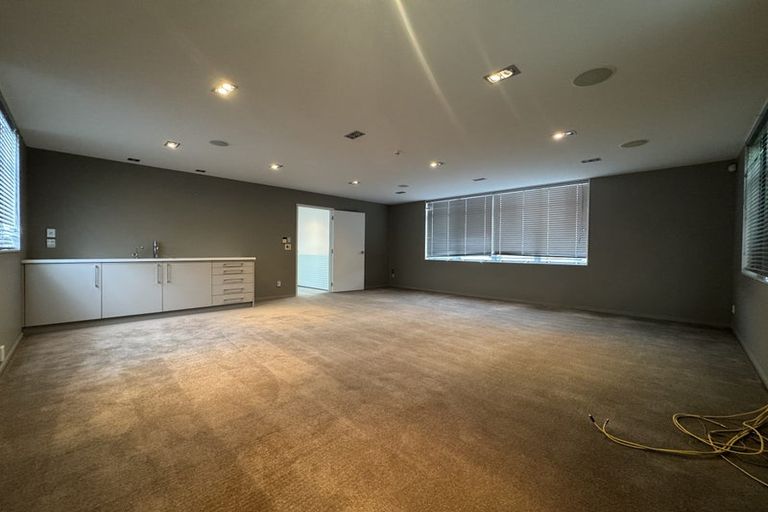 Photo of property in 77 Kittiwake Drive, Schnapper Rock, Auckland, 0632