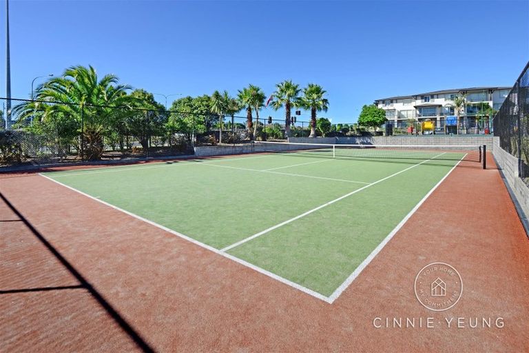 Photo of property in 5/23 Opito Way, East Tamaki, Auckland, 2013