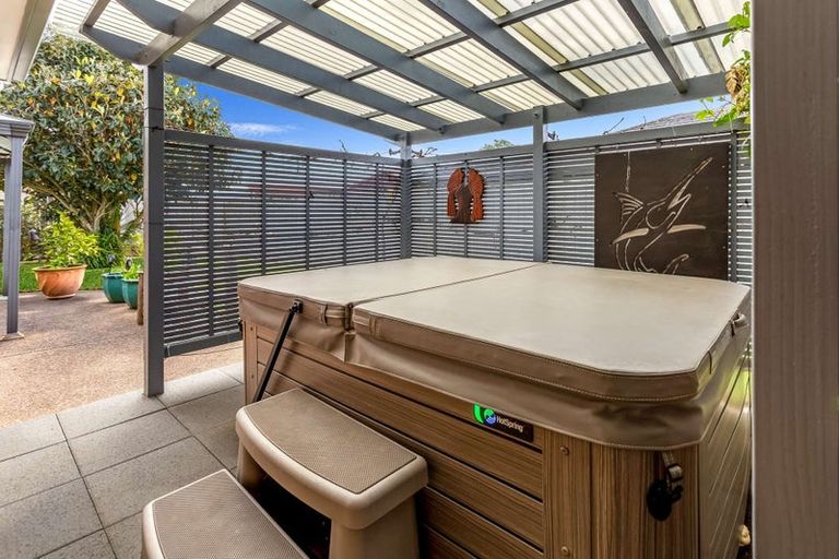 Photo of property in 47 Cholmondeley Crescent, Whitianga, 3510