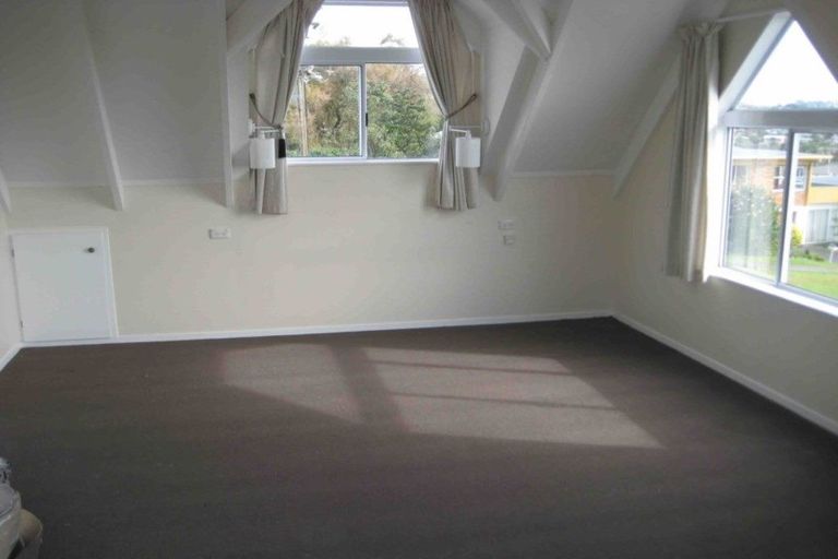 Photo of property in 1a Garadice Road, Rothesay Bay, Auckland, 0630