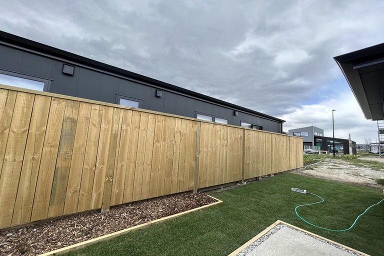 Photo of property in 5 Shoveler Road, Jacks Point, 9371