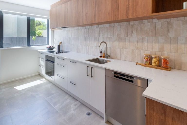 Photo of property in 3/133 Blighs Road, Strowan, Christchurch, 8052