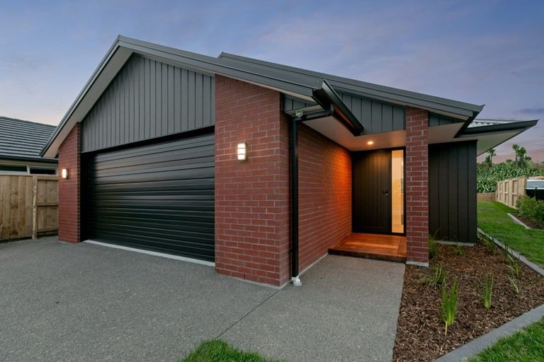 Photo of property in 93 Hills View Drive, Papamoa, 3118