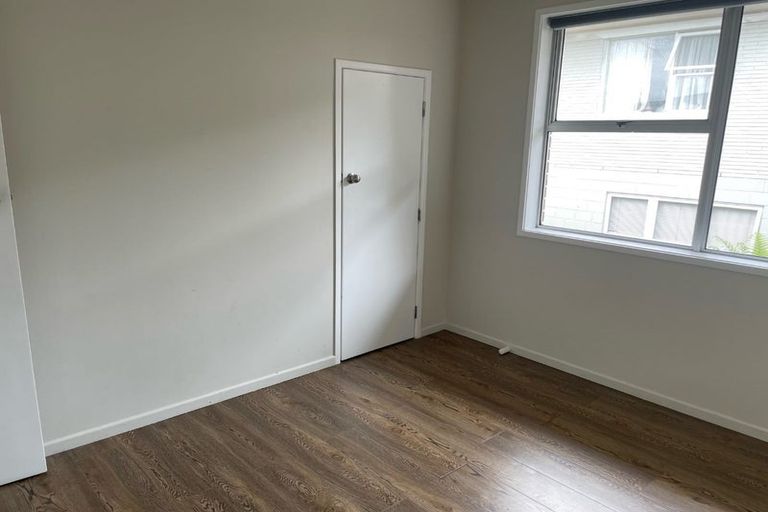 Photo of property in 18 Fairway Avenue, Red Beach, 0932