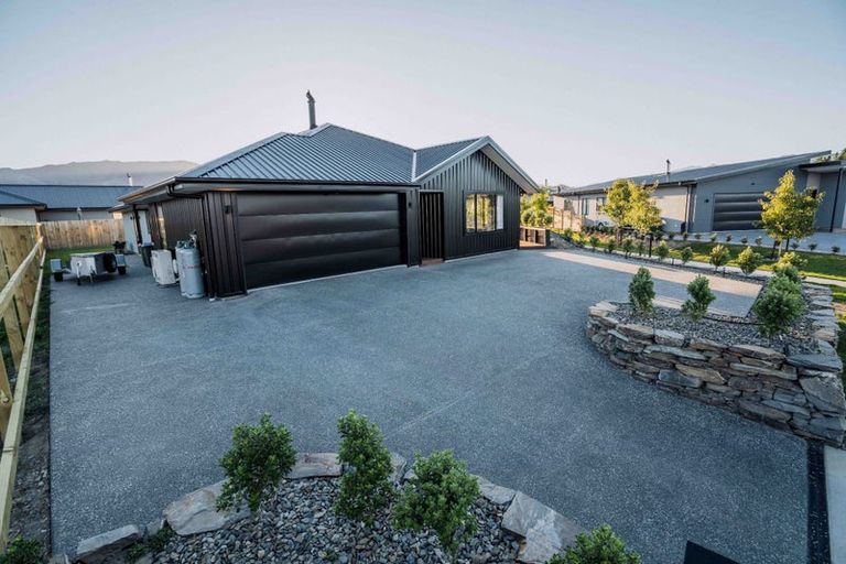 Photo of property in 5 Tahi Street, Albert Town, Wanaka, 9305