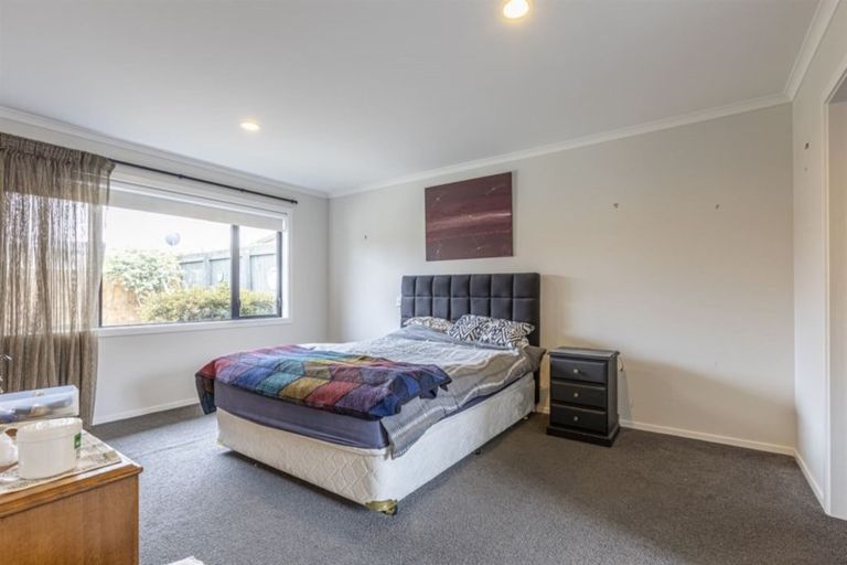 Photo of property in 108 Hillcrest Drive, Kelvin Grove, Palmerston North, 4414