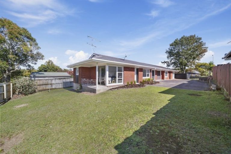 Photo of property in 2/22 Pooley Street, Pakuranga Heights, Auckland, 2010