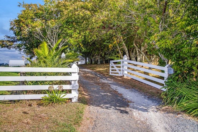 Photo of property in 945 Linwood Road, Kingseat, Papakura, 2580