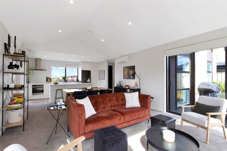 Photo of property in 9 Deans Place, Amberley, 7410