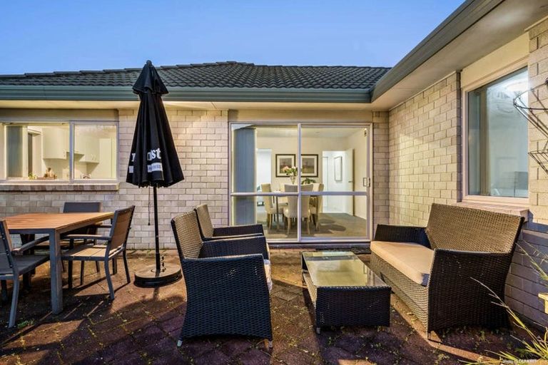 Photo of property in 1/11 Keswick Close, Northpark, Auckland, 2013