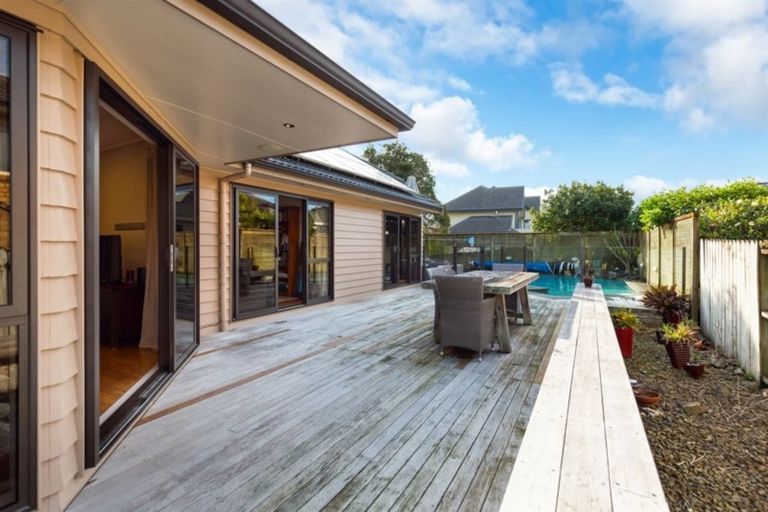 Photo of property in 10 Bundoran Way, Pinehill, Auckland, 0632