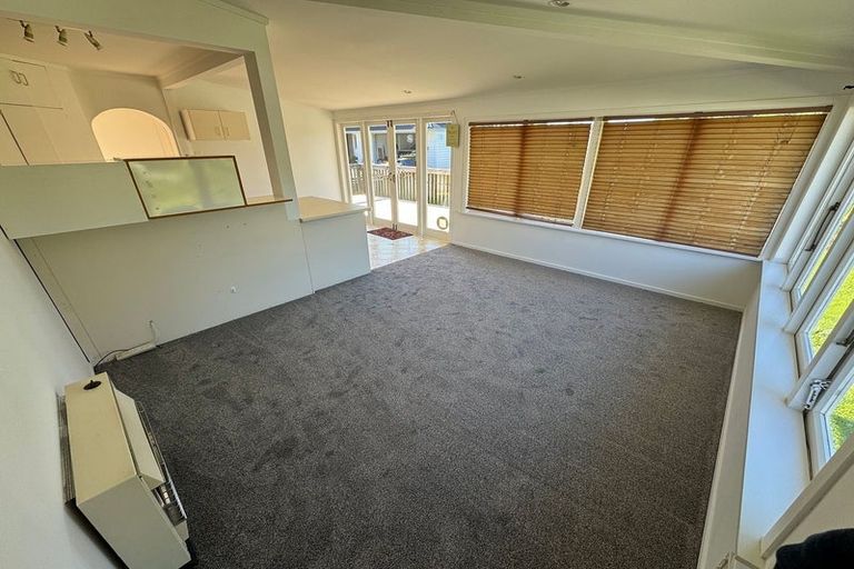 Photo of property in 155 Glenfield Road, Hillcrest, Auckland, 0626