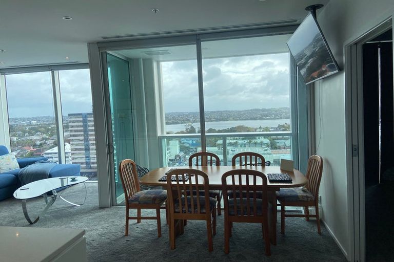 Photo of property in Sentinel Apartments, 1405/3 Northcroft Street, Takapuna, Auckland, 0622