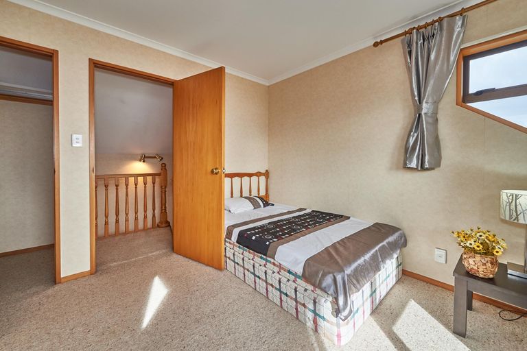 Photo of property in 8a Palm Avenue, Hokowhitu, Palmerston North, 4410