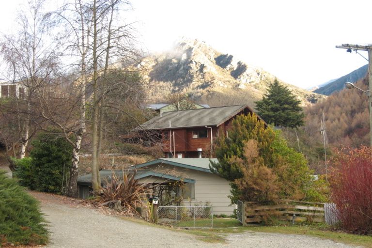 Photo of property in 8 Surrey Street, Arrowtown, 9302