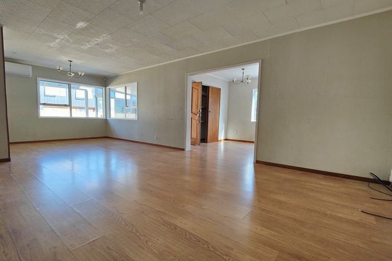 Photo of property in 31 Glennandrew Drive, Half Moon Bay, Auckland, 2012