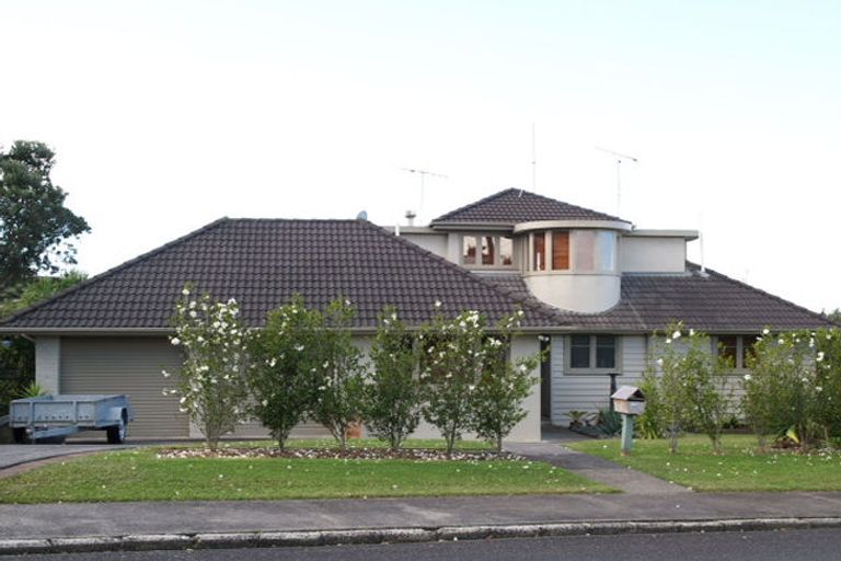 Photo of property in 38 Montgomery Crescent, Cockle Bay, Auckland, 2014