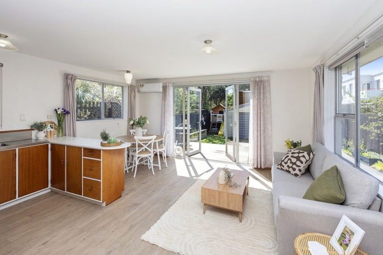 Photo of property in 2/69 Wiggins Street, Sumner, Christchurch, 8081