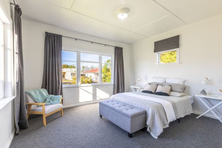 Photo of property in 2 Woburn Street, Waipukurau, 4200