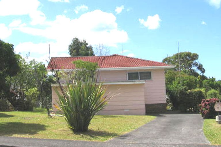 Photo of property in 25 Cockayne Crescent, Sunnynook, Auckland, 0620
