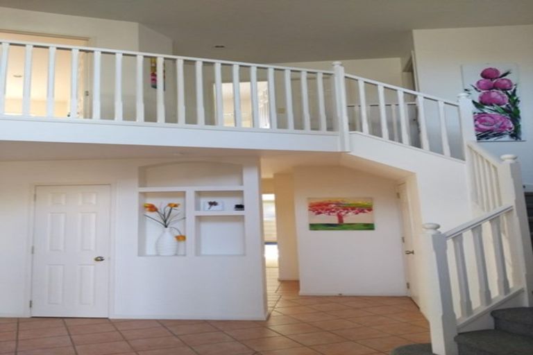 Photo of property in 22 Anaheim Boulevard, Shamrock Park, Auckland, 2016