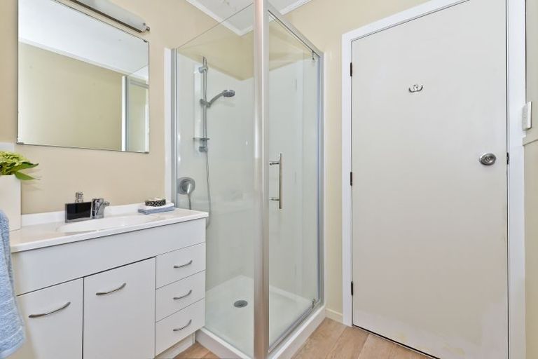 Photo of property in 1 Burwood Place, Silverdale, Hamilton, 3216