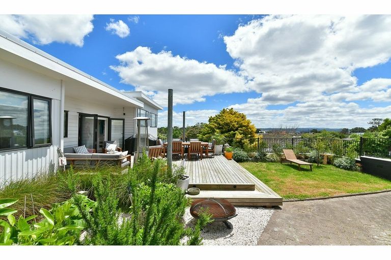 Photo of property in 6 Brian Crescent, Stanmore Bay, Whangaparaoa, 0932