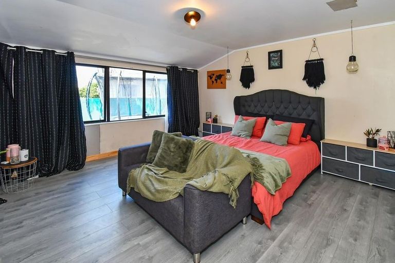 Photo of property in 121a Clevedon Road, Papakura, 2110