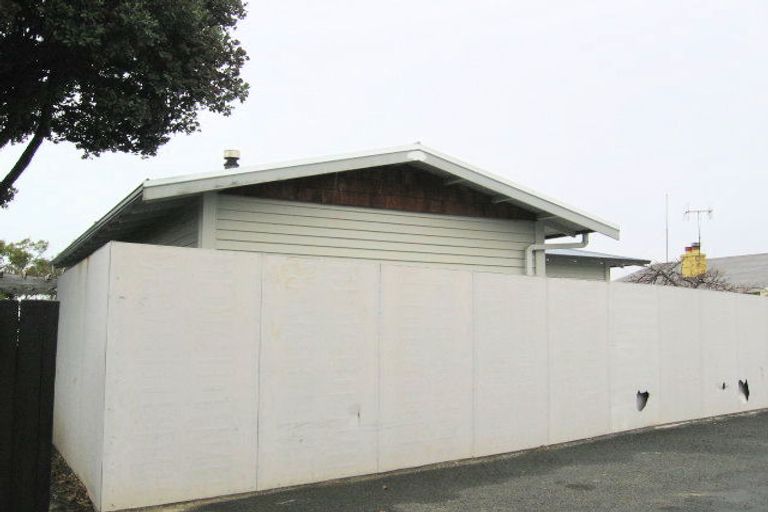 Photo of property in 8 Lawrence Road, Hospital Hill, Napier, 4110