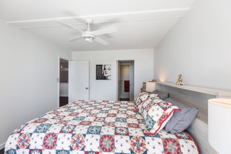 Photo of property in 10 Marine Parade, Mount Maunganui, 3116