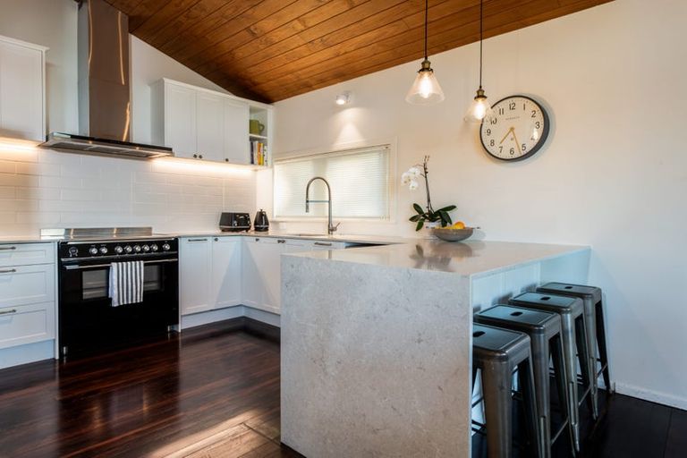 Photo of property in 2/93 Kowhai Road, Mairangi Bay, Auckland, 0630