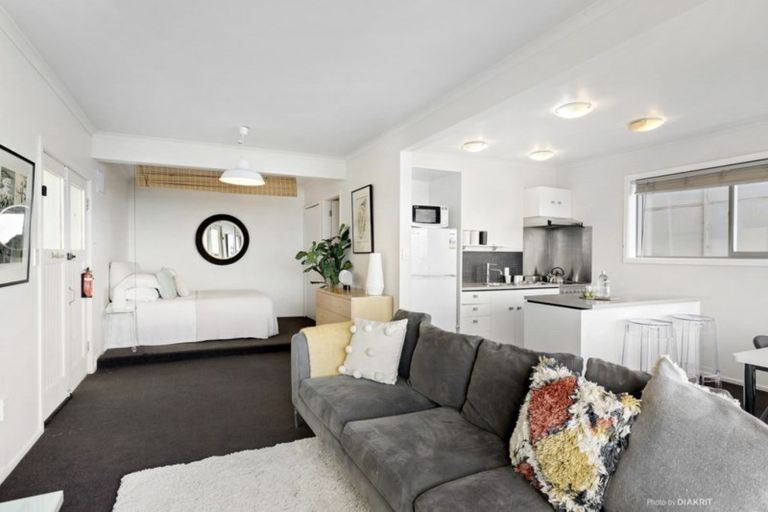 Photo of property in 144 Owhiro Bay Parade, Owhiro Bay, Wellington, 6023