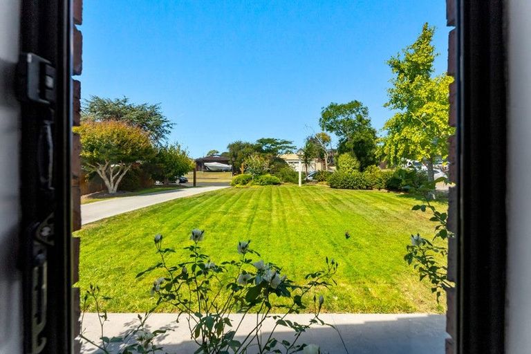 Photo of property in 24 Majesty Place, Half Moon Bay, Auckland, 2012