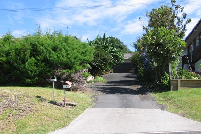 Photo of property in 2/4 Tipau Street, Torbay, Auckland, 0630