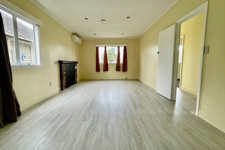 Photo of property in 26 Manuroa Road, Takanini, 2112