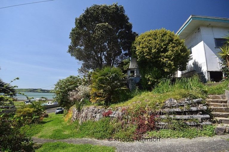 Photo of property in 14 Komiti Road, Tinopai, Matakohe, 0593