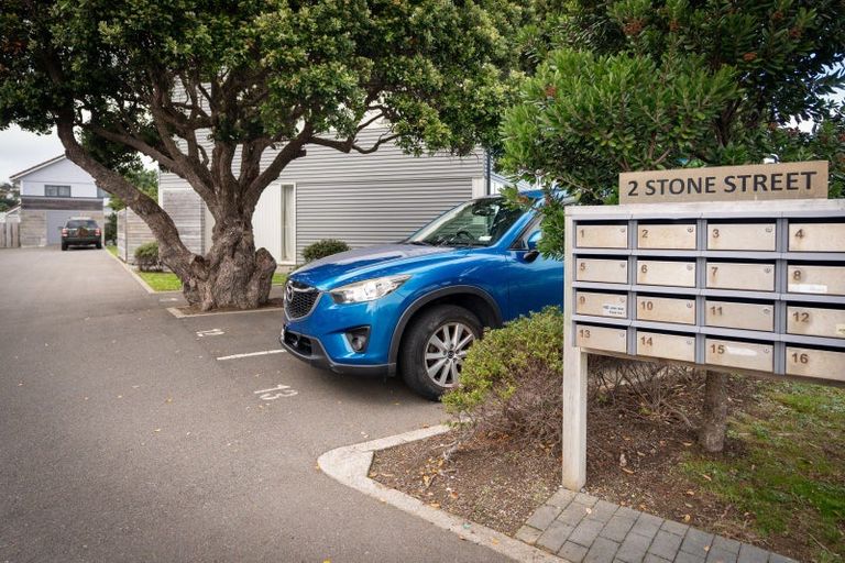 Photo of property in 13/2 Stone Street, Miramar, Wellington, 6022
