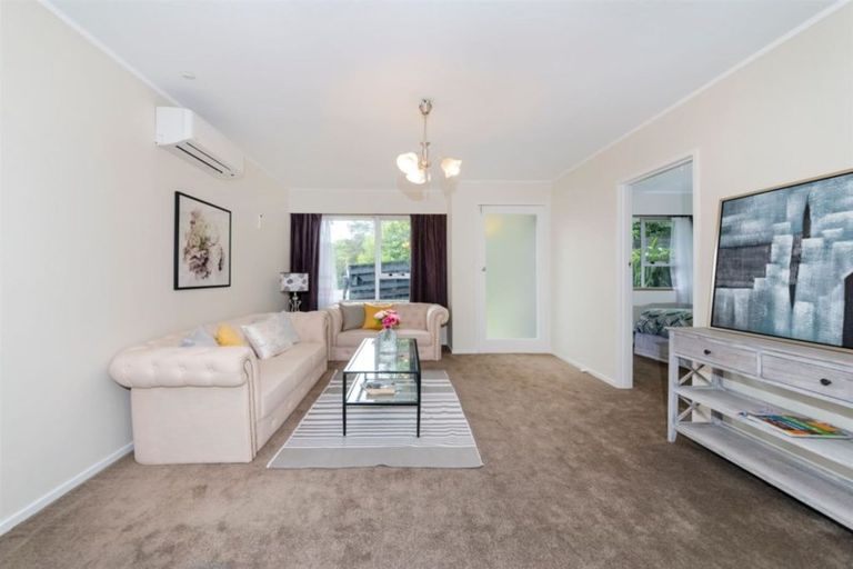 Photo of property in 1/2 Norman Road, Titirangi, Auckland, 0604