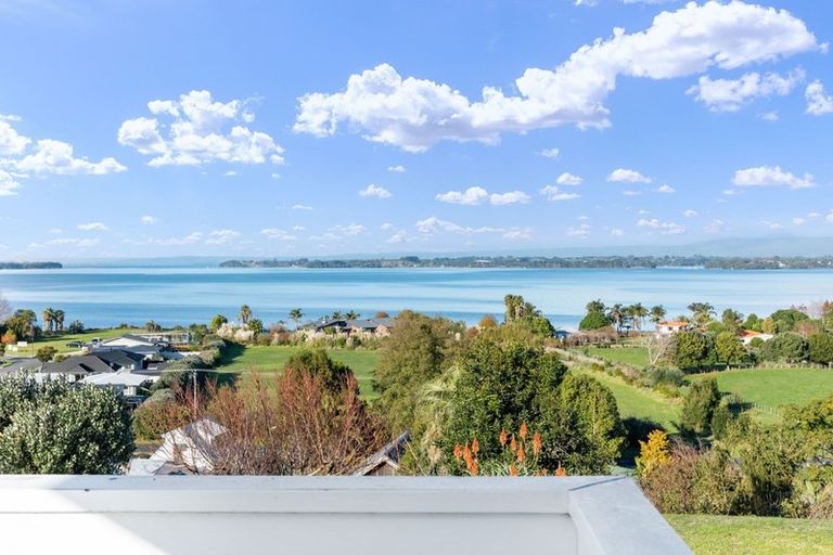 Photo of property in 16 Adela Stewart Drive West, Athenree, Waihi Beach, 3177