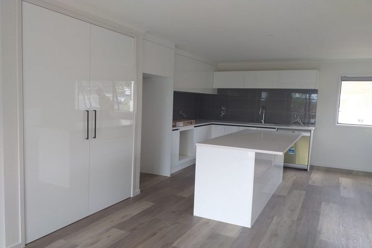 Photo of property in 2 Emerald Avenue, Rosehill, Papakura, 2113