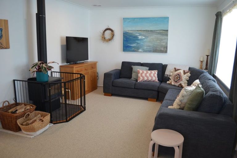 Photo of property in 137 Cornfoot Street, Castlecliff, Whanganui, 4501