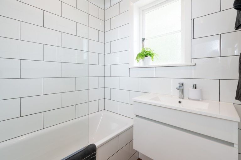 Photo of property in 20 Saint Albans Avenue, Karori, Wellington, 6012