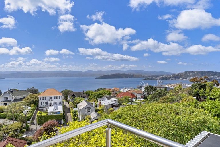Photo of property in 15 Wadestown Road, Wadestown, Wellington, 6012