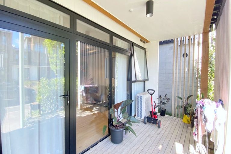 Photo of property in 1/165 Hobsonville Point Road, Hobsonville, Auckland, 0616