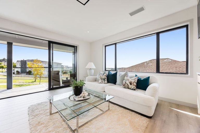 Photo of property in 32 Grut Greens, Silverdale, 0932