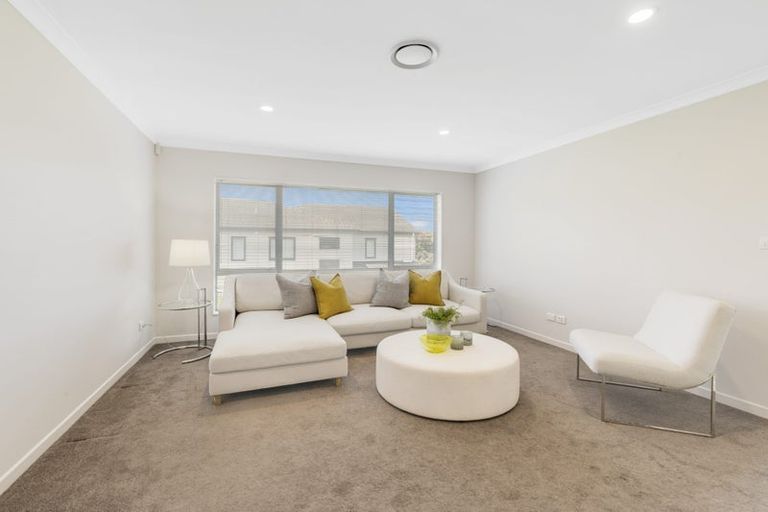 Photo of property in 35 Remuremu Street, Long Bay, Auckland, 0630