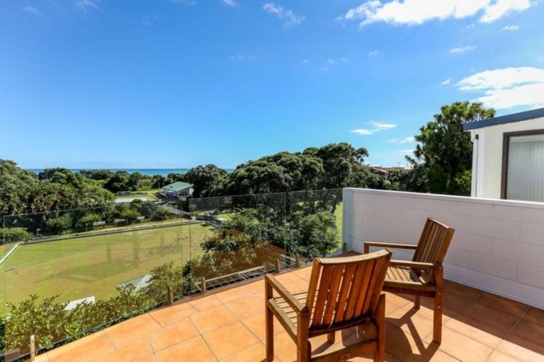 Photo of property in 401 Devon Street East, Strandon, New Plymouth, 4312
