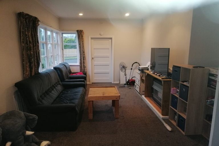 Photo of property in 16 Rangiora Avenue, Roslyn, Palmerston North, 4414